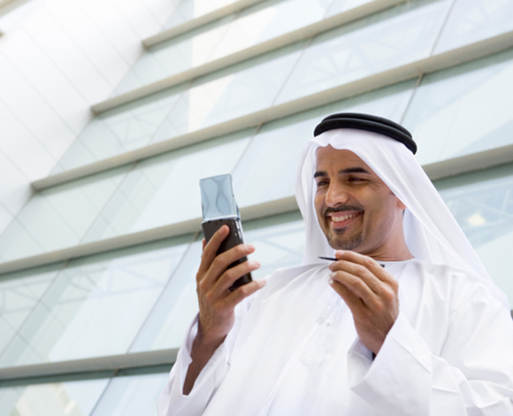 الإمارات تقود السبق العالمي في استخدام الهواتف الذكية